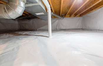 crawl space fully encapsulated with thermoregulatory blankets and dimple board